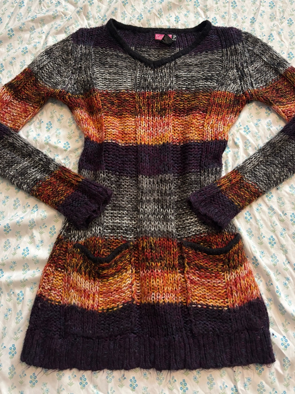 Y2K multicoloured striped cardigan sweater with v neck pockets